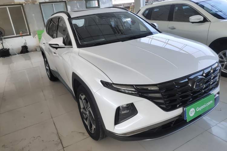 Used Hyundai Tucson 2023 Tucson L 1.5T Automatic Two-Wheel Drive DLX Luxury Edition Front Right 45 Deg