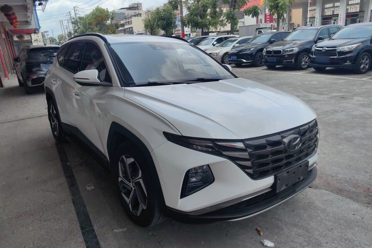 Used Hyundai Tucson 2023 Tucson L 1.5T Automatic Two-Wheel Drive DLX Luxury Edition Front Right 45 Deg