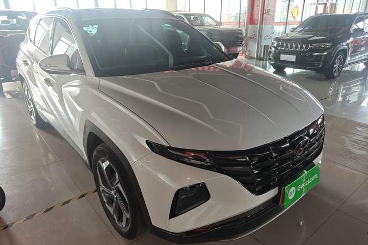 Used Hyundai Tucson 2023 Tucson L 1.5T Automatic Two-Wheel Drive LUX Prestige Edition Front Right 45 Deg