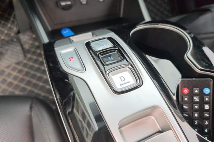 Used Hyundai Tucson 2023 Tucson L 1.5T Automatic Two-Wheel Drive DLX Luxury Edition Gear Lever