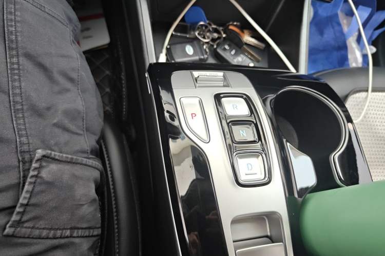 Used Hyundai Tucson 2023 Tucson L 1.5T Automatic Two-Wheel Drive GLX Elite Edition Gear Lever