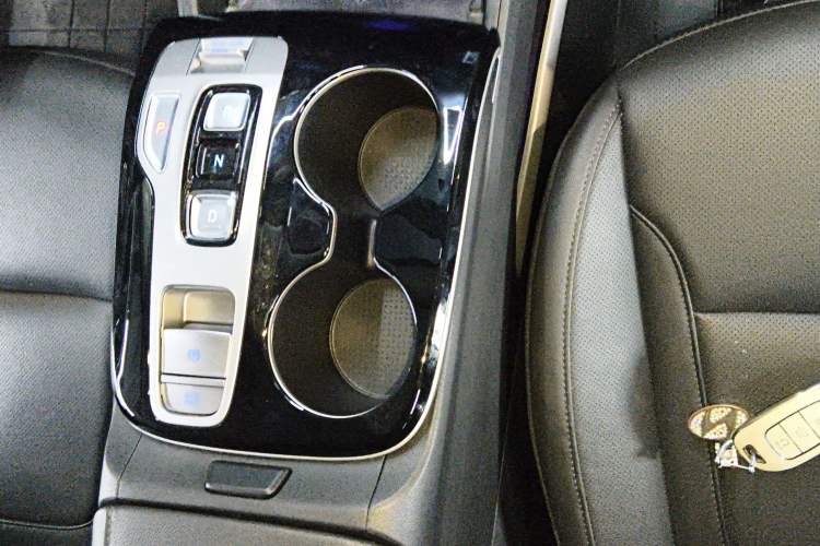 Used Hyundai Tucson 2023 Tucson L 1.5T Automatic Two-Wheel Drive LUX Prestige Edition Gear Lever