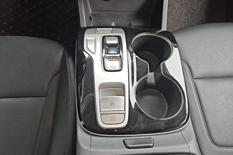 Used Hyundai Tucson 2023 Tucson L 1.5T Automatic Two-Wheel Drive LUX Prestige Edition Gear Lever