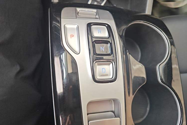Used Hyundai Tucson 2023 Tucson L 1.5T Automatic Two-Wheel Drive DLX Luxury Edition Gear Lever