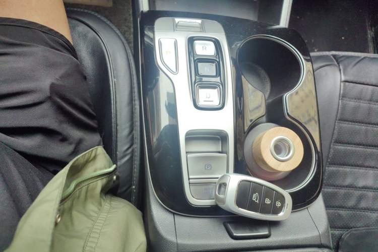 Used Hyundai Tucson 2023 Tucson L 1.5T Automatic Two-Wheel Drive DLX Luxury Edition Gear Lever