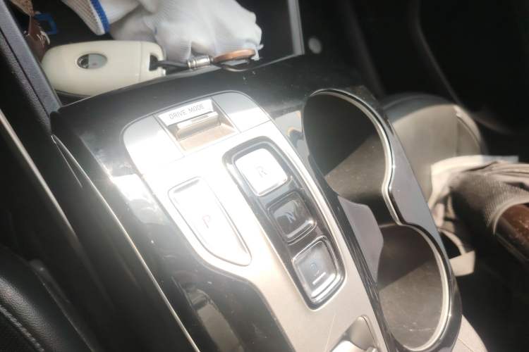 Used Hyundai Tucson 2023 Tucson L 1.5T Automatic Two-Wheel Drive DLX Luxury Edition Gear Lever