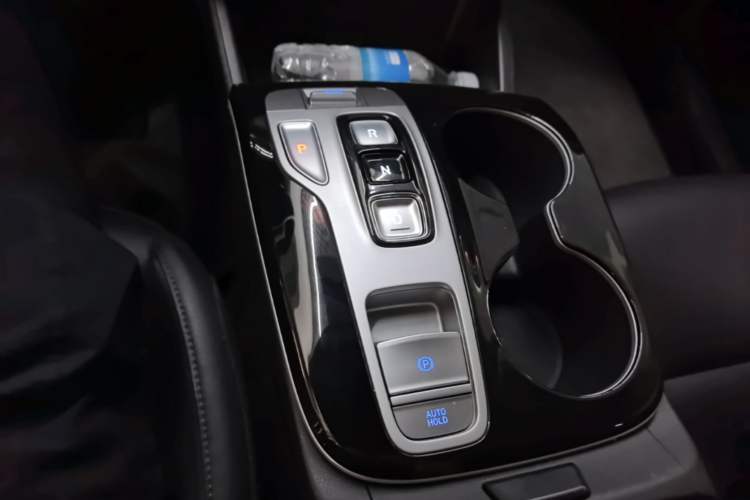 Used Hyundai Tucson 2023 Tucson L 1.5T Automatic Two-Wheel Drive GLX Elite Edition Gear Lever