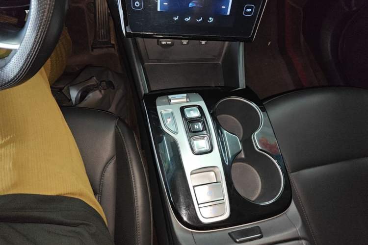 Used Hyundai Tucson 2023 Tucson L 1.5T Automatic Two-Wheel Drive GLX Elite Edition Gear Lever