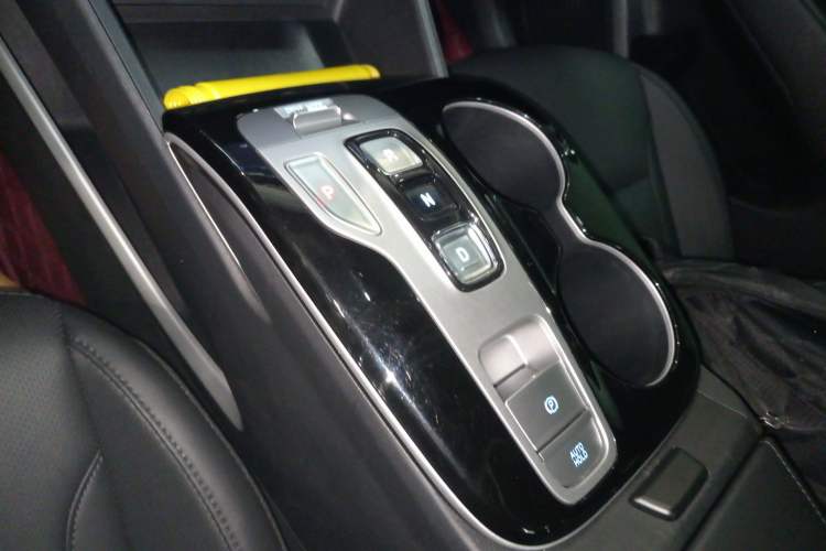 Used Hyundai Tucson 2023 Tucson L 1.5T Automatic Two-Wheel Drive GLX Elite Edition Gear Lever
