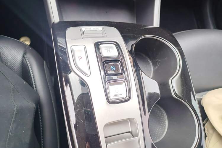 Used Hyundai Tucson 2023 Tucson L 1.5T Automatic Two-Wheel Drive GLX Elite Edition Gear Lever