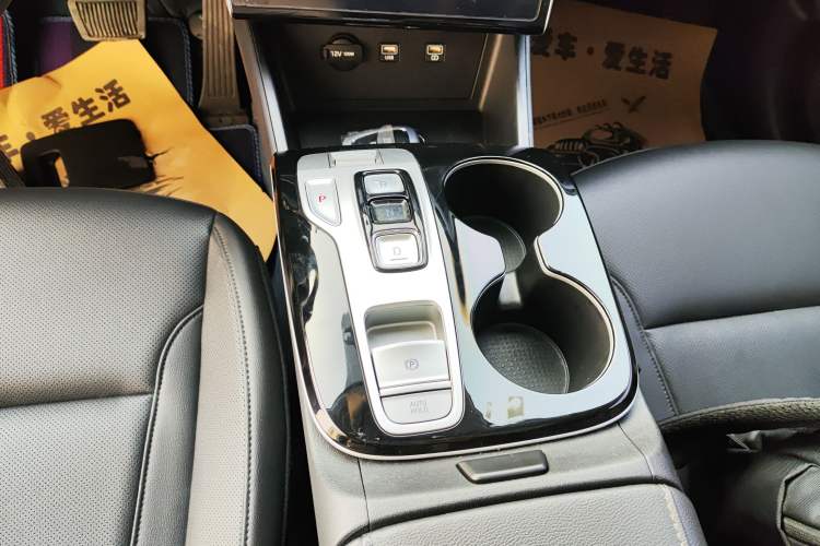 Used Hyundai Tucson 2023 Tucson L 1.5T Automatic Two-Wheel Drive DLX Luxury Edition Gear Lever