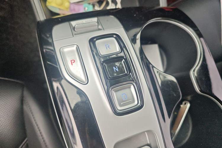 Used Hyundai Tucson 2023 Tucson L 1.5T Automatic Two-Wheel Drive GLX Elite Edition Gear Lever