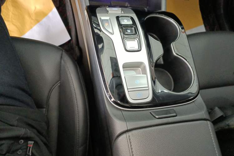 Used Hyundai Tucson 2023 Tucson L 1.5T Automatic Two-Wheel Drive LUX Prestige Edition Gear Lever