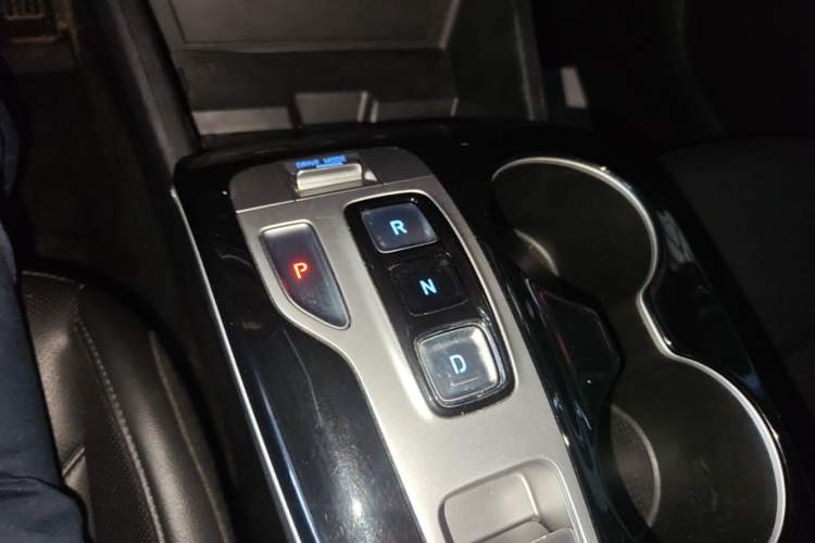 Used Hyundai Tucson 2023 Tucson L 1.5T Automatic Two-Wheel Drive LUX Prestige Edition Gear Lever