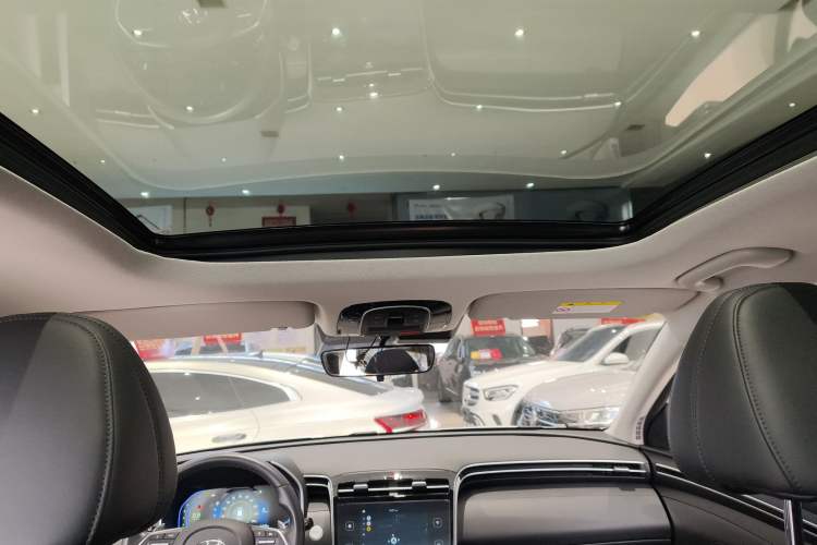 Used Hyundai Tucson 2023 Tucson L 1.5T Automatic Two-Wheel Drive DLX Luxury Edition Headliner