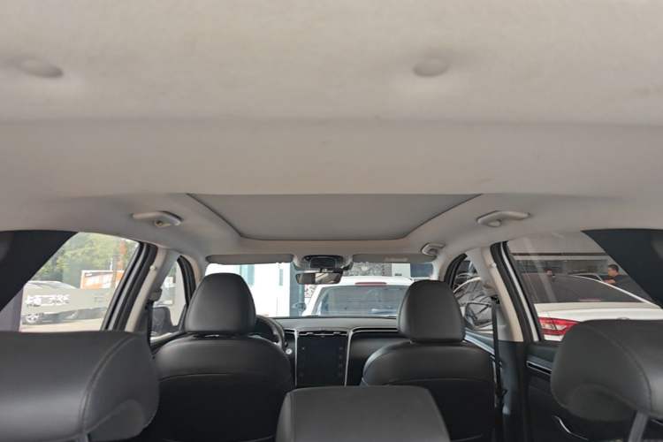 Used Hyundai Tucson 2023 Tucson L 1.5T Automatic Two-Wheel Drive DLX Luxury Edition Headliner