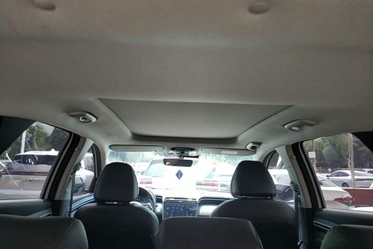 Used Hyundai Tucson 2023 Tucson L 1.5T Automatic Two-Wheel Drive DLX Luxury Edition Headliner
