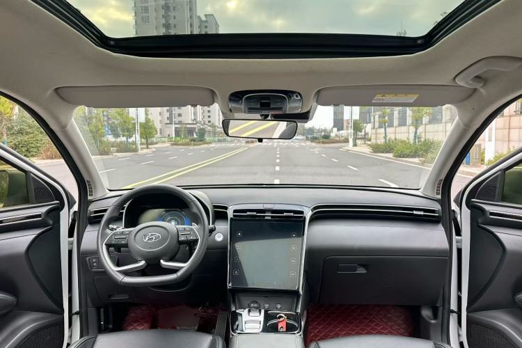 Used Hyundai Tucson 2023 Tucson L 1.5T Automatic Two-Wheel Drive DLX Luxury Edition Interior 2