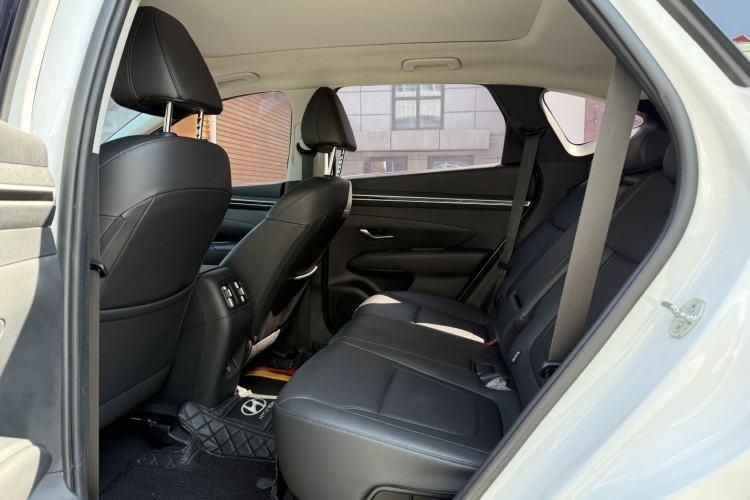 Used Hyundai Tucson 2023 Tucson L 1.5T Automatic Two-Wheel Drive DLX Luxury Edition Interior 4
