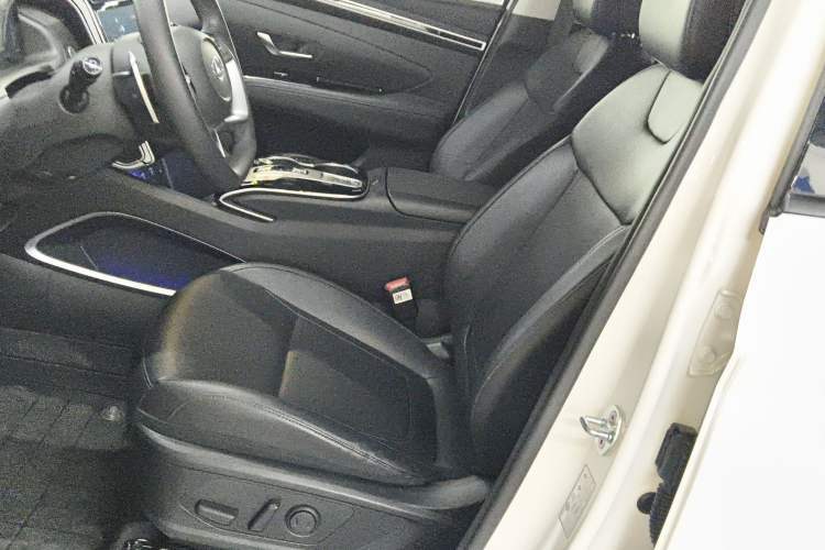 Used Hyundai Tucson 2023 Tucson L 1.5T Automatic Two-Wheel Drive LUX Prestige Edition Left Front Seat