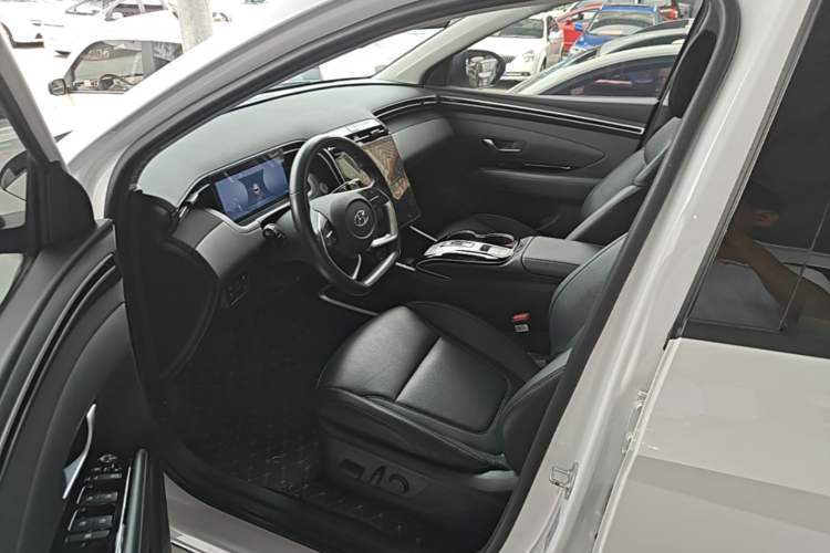 Used Hyundai Tucson 2023 Tucson L 1.5T Automatic Two-Wheel Drive LUX Prestige Edition Left Front Seat