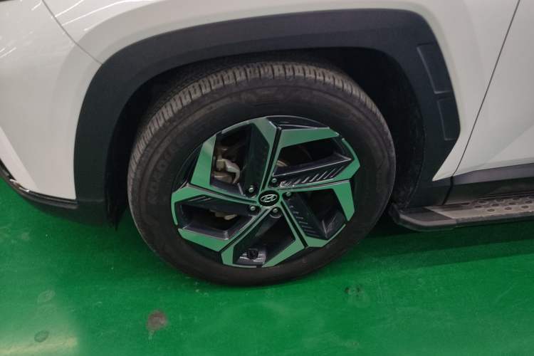Used Hyundai Tucson 2023 Tucson L 1.5T Automatic Two-Wheel Drive LUX Prestige Edition Left Front Wheel Hub