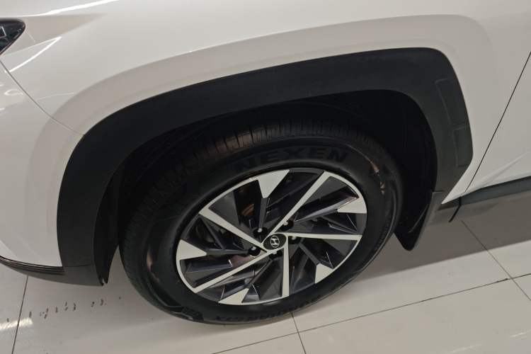 Used Hyundai Tucson 2023 Tucson L 1.5T Automatic Two-Wheel Drive GLX Elite Edition Left Front Wheel Hub