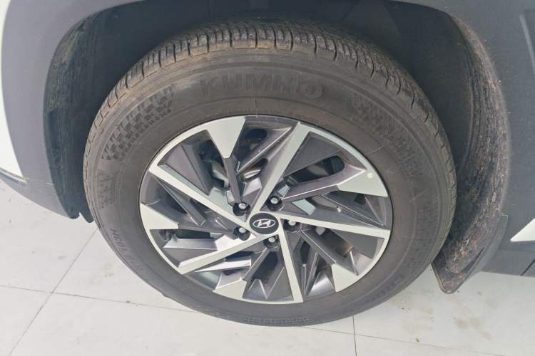 Used Hyundai Tucson 2023 Tucson L 1.5T Automatic Two-Wheel Drive GLX Elite Edition Left Front Wheel Hub