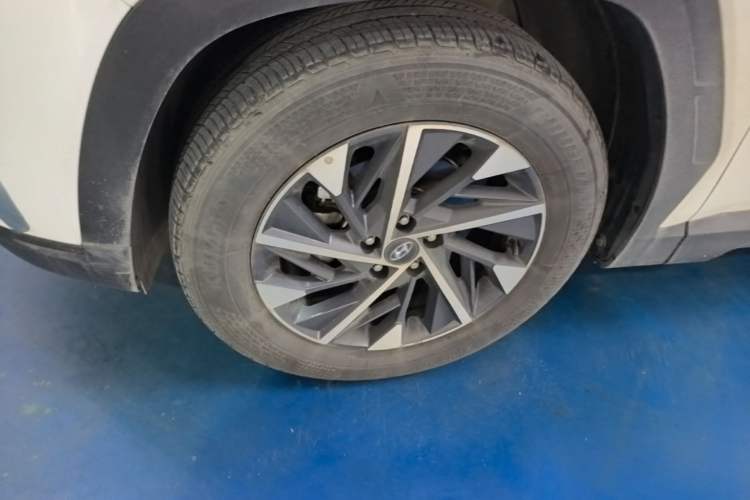 Used Hyundai Tucson 2023 Tucson L 1.5T Automatic Two-Wheel Drive GLX Elite Edition Left Front Wheel Hub