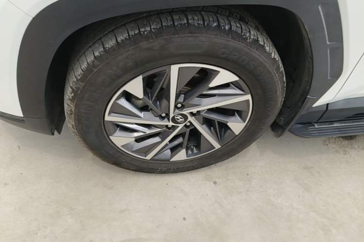 Used Hyundai Tucson 2023 Tucson L 1.5T Automatic Two-Wheel Drive GLX Elite Edition Left Front Wheel Hub