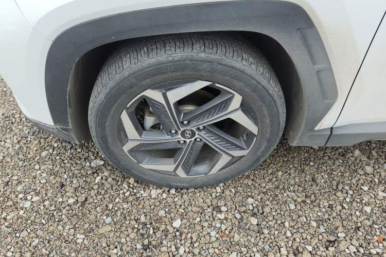 Used Hyundai Tucson 2023 Tucson L 1.5T Automatic Two-Wheel Drive DLX Luxury Edition Left Front Wheel Hub