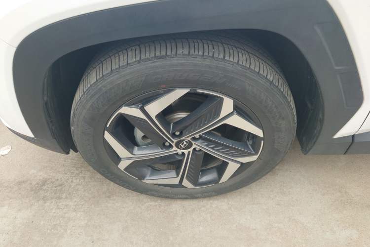 Used Hyundai Tucson 2023 Tucson L 1.5T Automatic Two-Wheel Drive DLX Luxury Edition Left Front Wheel Hub