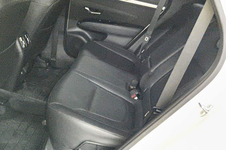 Used Hyundai Tucson 2023 Tucson L 1.5T Automatic Two-Wheel Drive LUX Prestige Edition Left Rear Seat