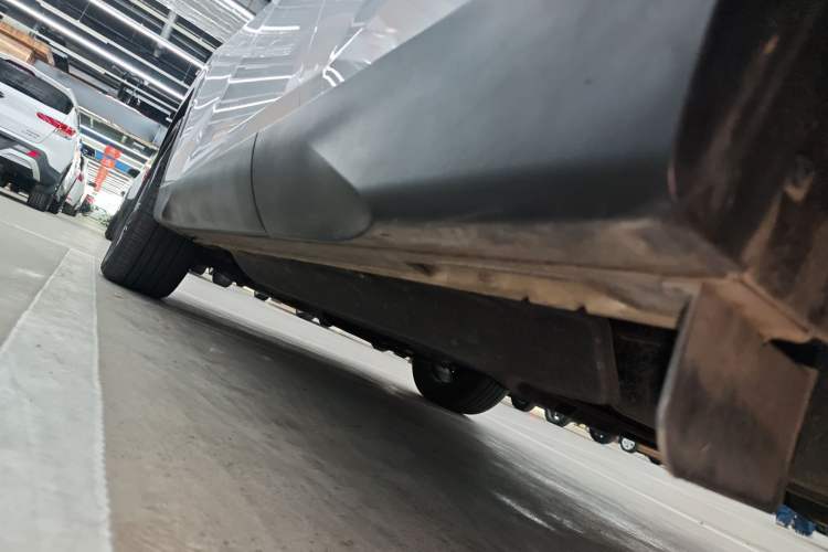 Used Hyundai Tucson 2023 Tucson L 1.5T Automatic Two-Wheel Drive DLX Luxury Edition Left Side Sill