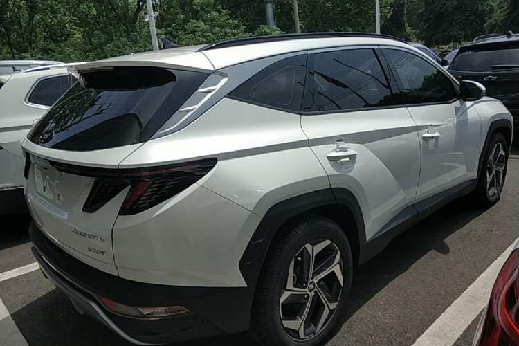 Used Hyundai Tucson 2023 Tucson L 1.5T Automatic Two-Wheel Drive DLX Luxury Edition Rear Right 45 Deg
