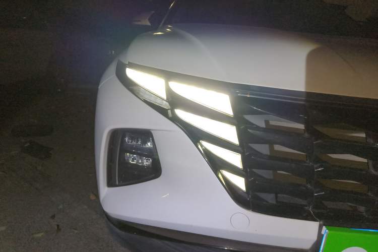 Used Hyundai Tucson 2023 Tucson L 1.5T Automatic Two-Wheel Drive GLX Elite Edition Right Front Headlight