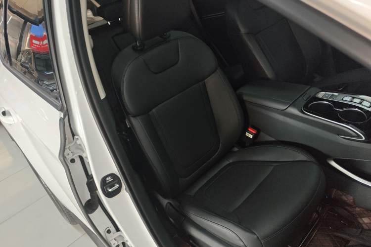 Used Hyundai Tucson 2023 Tucson L 1.5T Automatic Two-Wheel Drive GLX Elite Edition Right Front Seat