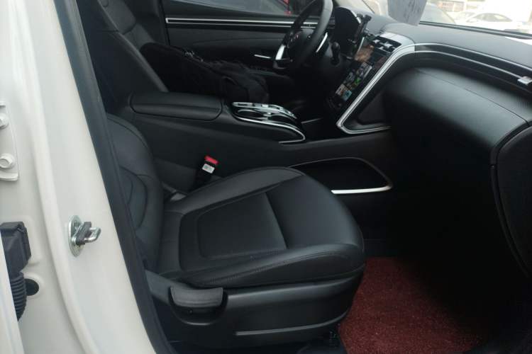 Used Hyundai Tucson 2023 Tucson L 1.5T Automatic Two-Wheel Drive GLX Elite Edition Right Front Seat
