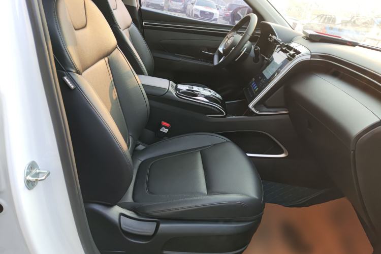 Used Hyundai Tucson 2023 Tucson L 1.5T Automatic Two-Wheel Drive DLX Luxury Edition Right Front Seat
