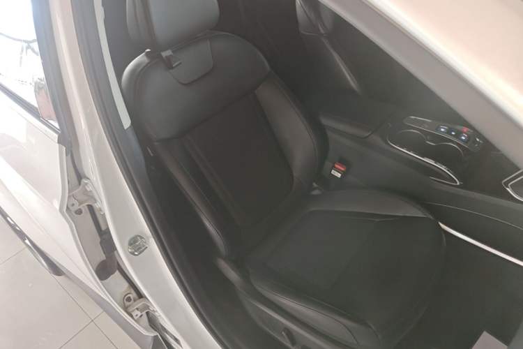 Used Hyundai Tucson 2023 Tucson L 1.5T Automatic Two-Wheel Drive LUX Prestige Edition Right Front Seat