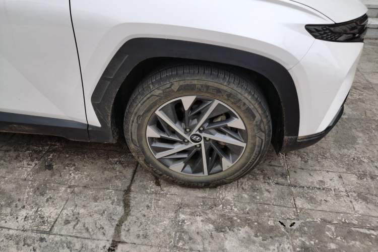 Used Hyundai Tucson 2023 Tucson L 1.5T Automatic Two-Wheel Drive GLX Elite Edition Right Front Wheel Hub