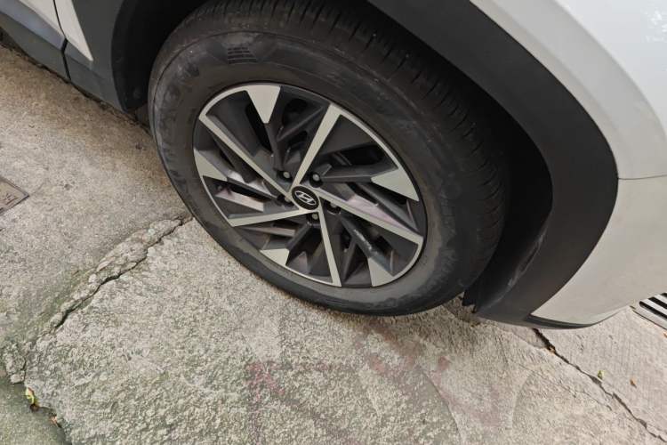 Used Hyundai Tucson 2023 Tucson L 1.5T Automatic Two-Wheel Drive GLX Elite Edition Right Front Wheel Hub