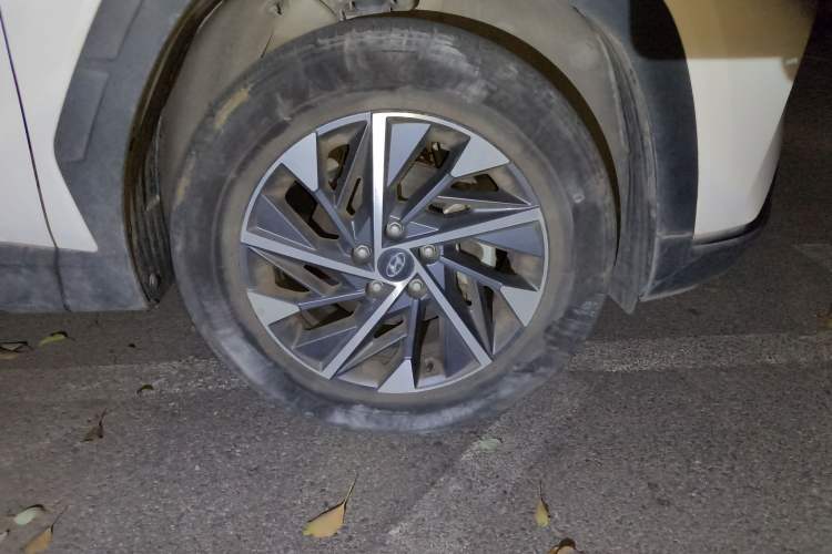 Used Hyundai Tucson 2023 Tucson L 1.5T Automatic Two-Wheel Drive GLX Elite Edition Right Front Wheel Hub