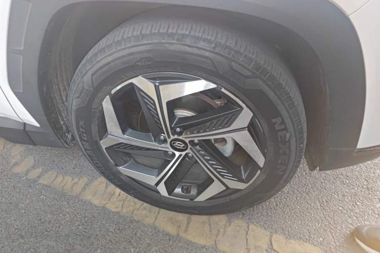 Used Hyundai Tucson 2023 Tucson L 1.5T Automatic Two-Wheel Drive DLX Luxury Edition Right Front Wheel Hub