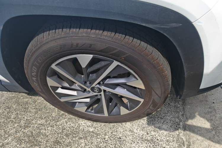 Used Hyundai Tucson 2023 Tucson L 1.5T Automatic Two-Wheel Drive GLX Elite Edition Right Front Wheel Hub
