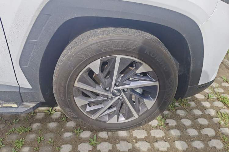 Used Hyundai Tucson 2023 Tucson L 1.5T Automatic Two-Wheel Drive GLX Elite Edition Right Front Wheel Hub