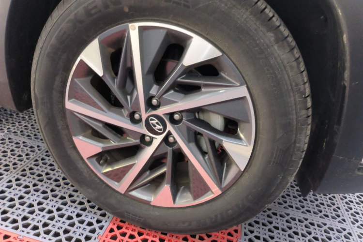 Used Hyundai Tucson 2023 Tucson L 1.5T Automatic Two-Wheel Drive GLX Elite Edition Right Front Wheel Hub