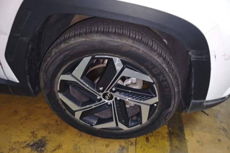 Used Hyundai Tucson 2023 Tucson L 1.5T Automatic Two-Wheel Drive DLX Luxury Edition Right Front Wheel Hub