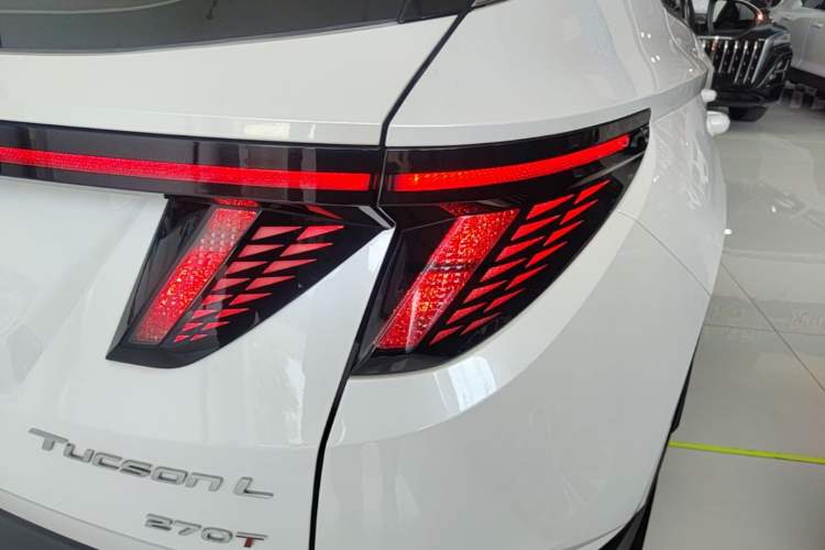 Used Hyundai Tucson 2023 Tucson L 1.5T Automatic Two-Wheel Drive GLX Elite Edition Right Rear Taillight