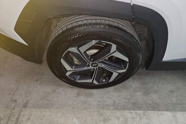 Used Hyundai Tucson 2023 Tucson L 1.5T Automatic Two-Wheel Drive DLX Luxury Edition Right Rear Wheel Hub